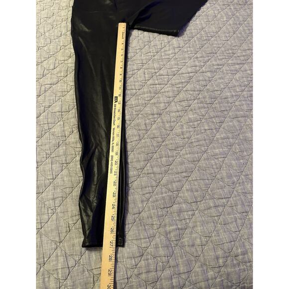 Spanx Faux Leather Leggings Large Black High Rise Shaping Slimming Shiny Edgy - Picture 7 of 9